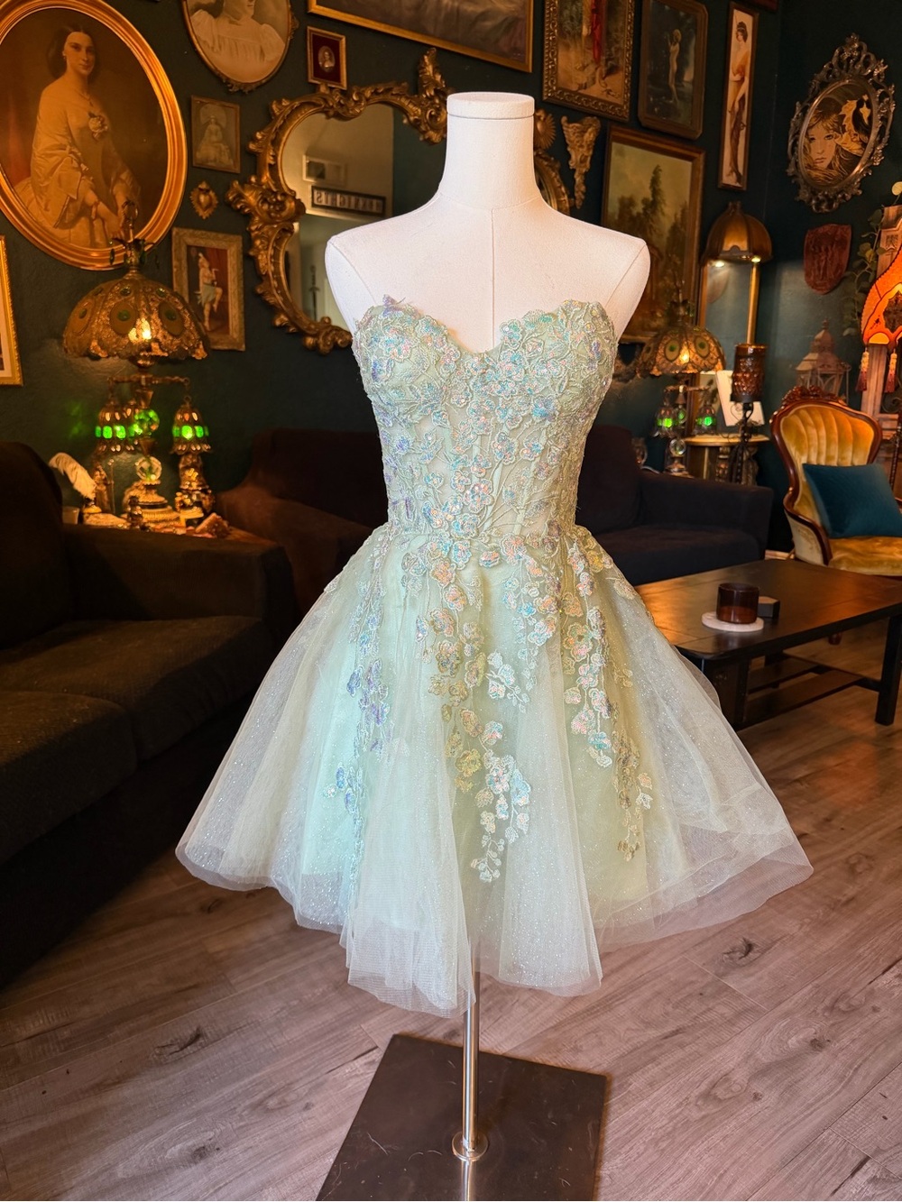 Amelia Couture Lace-Up Floral Sequin Party Dress – Size 4